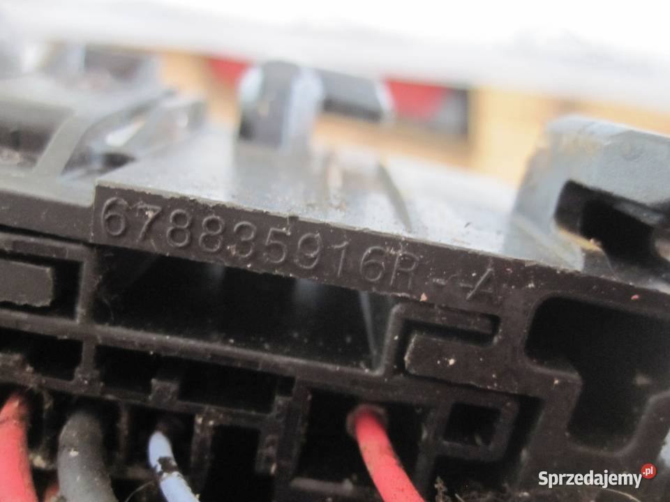 RENAULT TRAFIC III 15r skrzynka bezpieczników