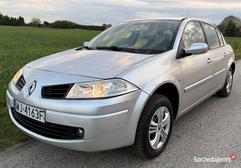 Renault Mgane Sedan 2007 16 Benzyna Silnik wielofunkcyjna kierownica