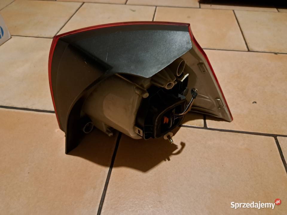 WV golf 5 lampa tylna lewa Leszno