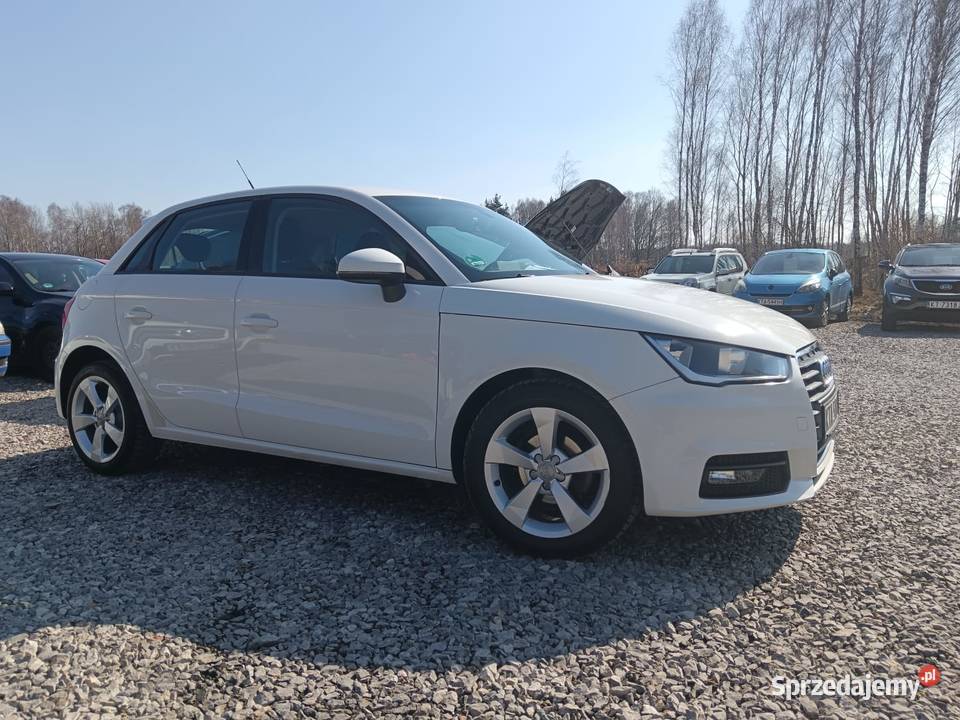 Audi A1 1 właściciel super wygląd oryginalny czujnik parkowania
