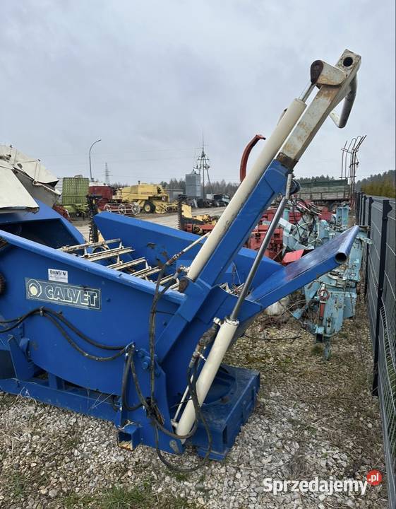 Ścielarka słomy do obory Pojemność 2 baloty nieuszkodzony Łachów sprzedam