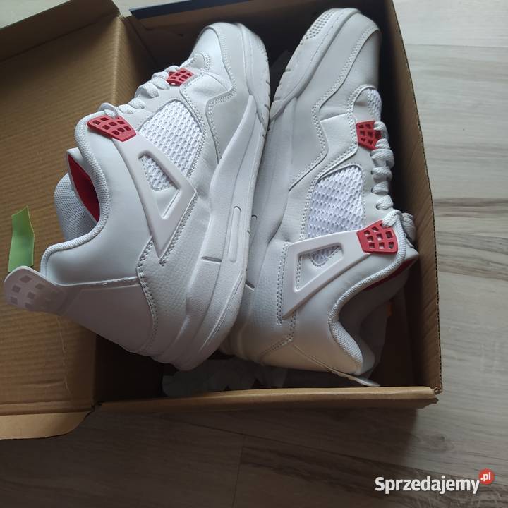 Buty męskie białe r43 ubrane trzy razy