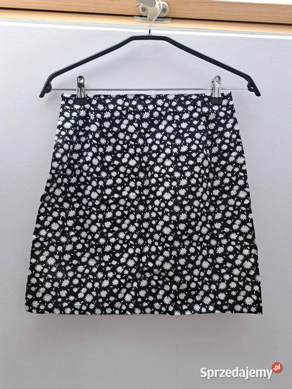 Mini spódniczka w kwiatki Sinsay XS Spódnice i sukienki Trąbki Wielkie sprzedam