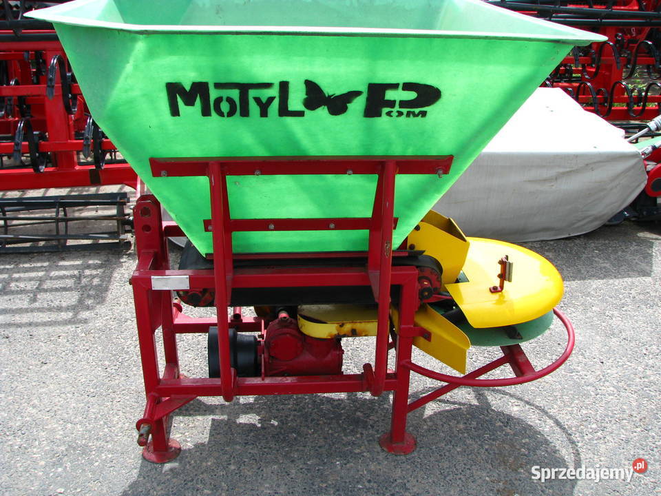 Rozsiewacze nawozów wapna jednotarczowy MOTYL POM Augustów Opoczno