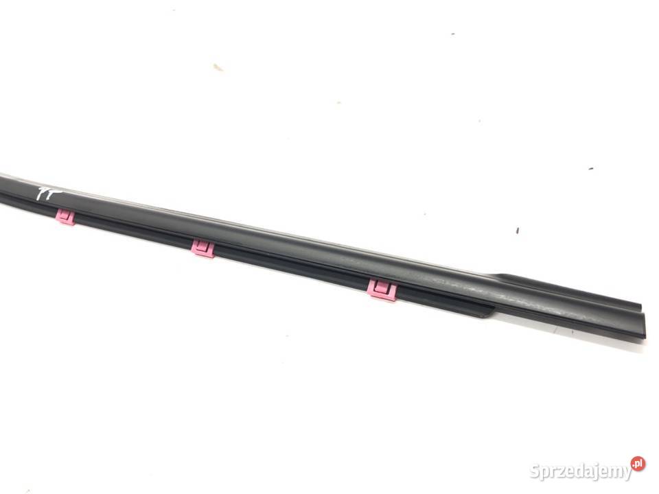 LISTWA ZGARNIAJĄCA TYŁ PRAWA KIA STONIC