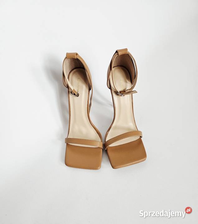 Nowe brązowe sandały na obcasie Pretty Little inna Warszawa