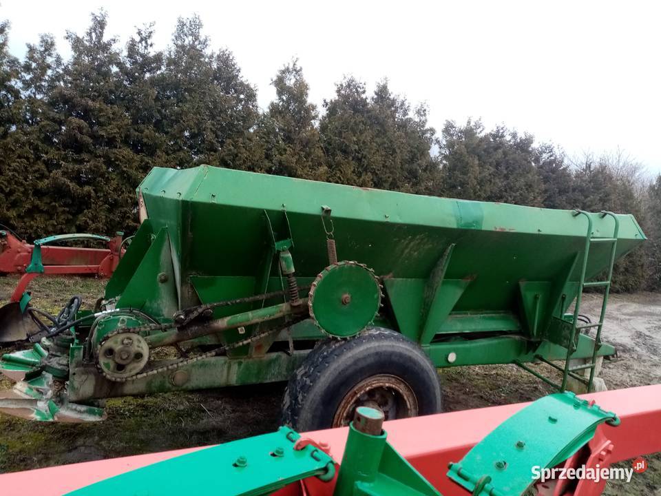 sprzedam rozsiewacz wapna rcw 5