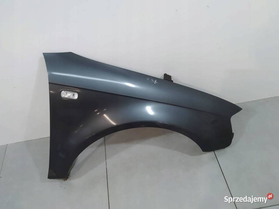 BŁOTNIK PRAWY PRZÓD LX7Z Audi A3 II 20032013 8P sprzedam