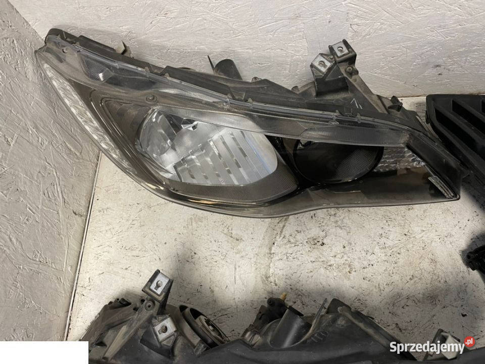 Honda Civic VIII sedan reflektor przód 2009 osobowe Kozubszczyzna sprzedam