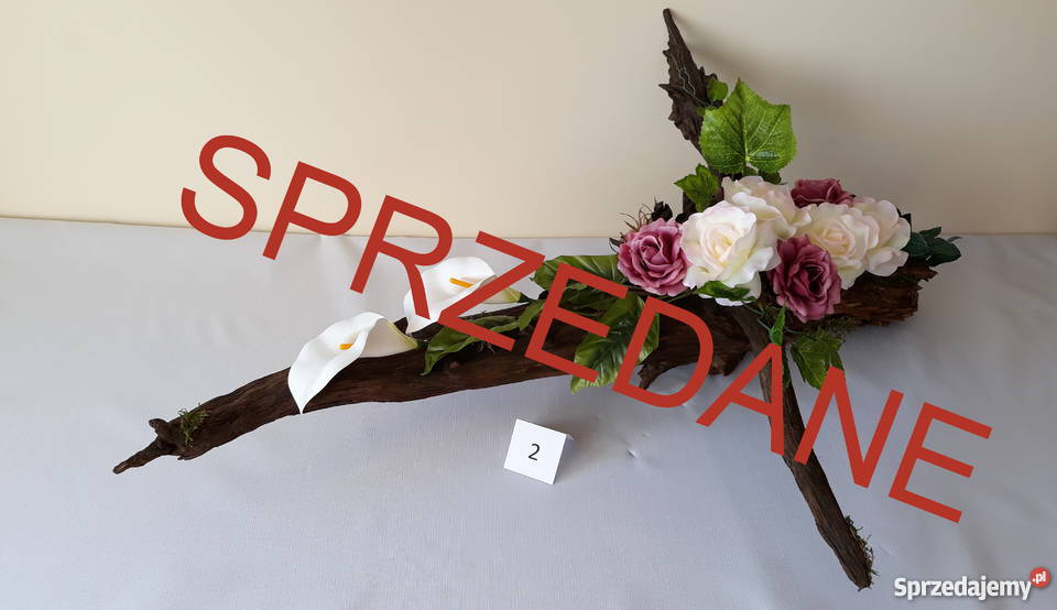 Dekoracja kwiatowa na korzeniu Radłów