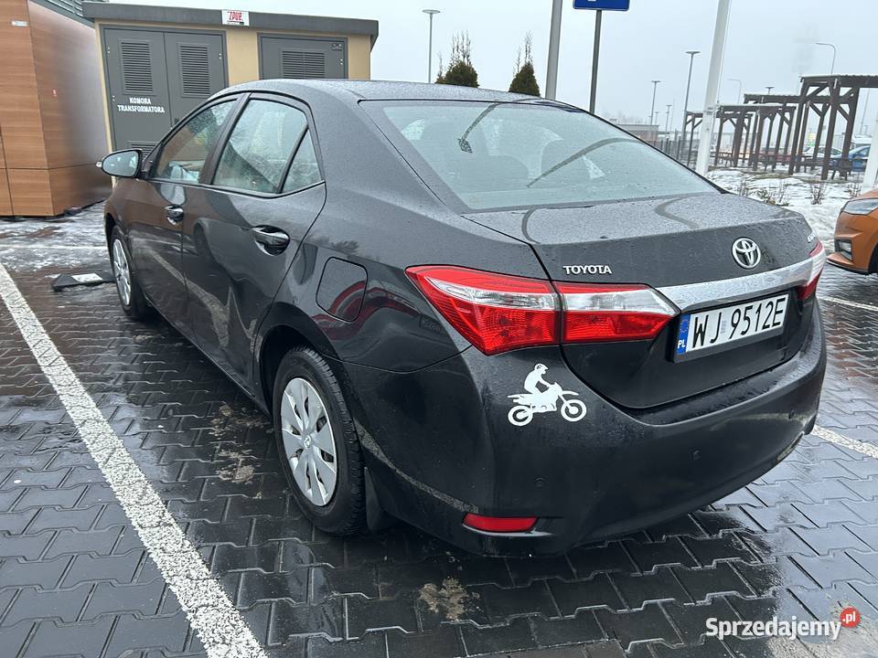 Toyota corolla 2015r 16 benzyna salon 98 Rok produkcji 2015 Biała Podlaska sprzedam