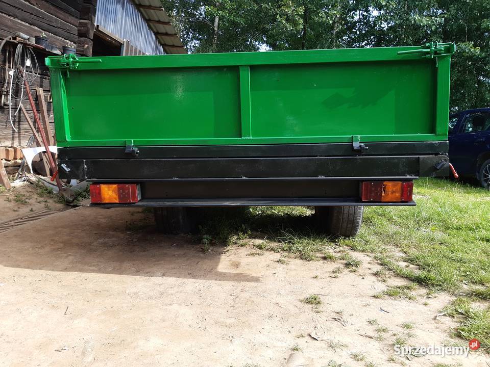 Przyczepa Jednoosiowa z kiprem na boki Przyczepy rolnicze