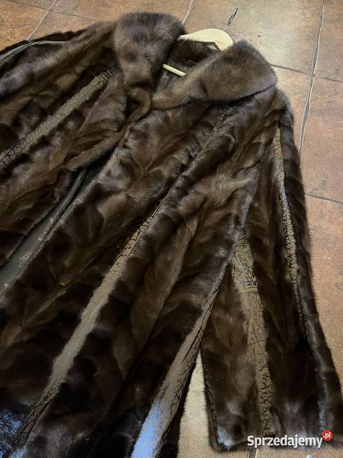 Orzechowe brązowe futro z norek skóra print wielkopolskie Łowęcin