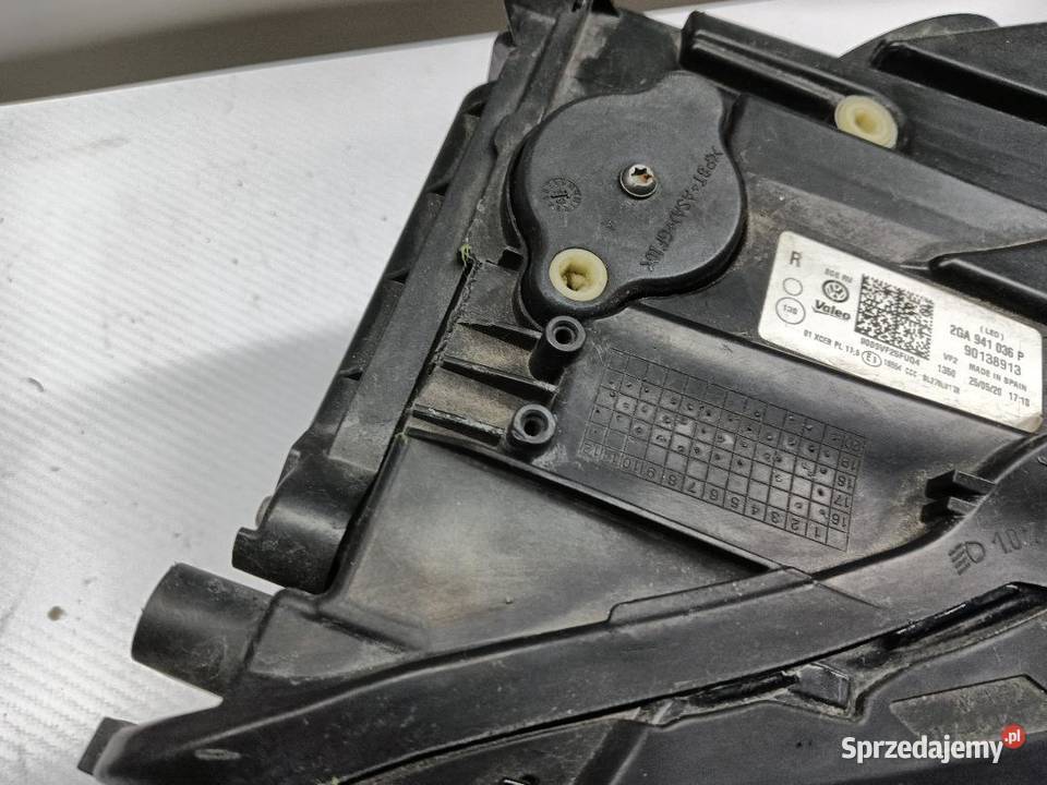 LAMPA PRZÓD PRZEDNIA PRAWA VW TROC 2GA941036 Lampy przednie