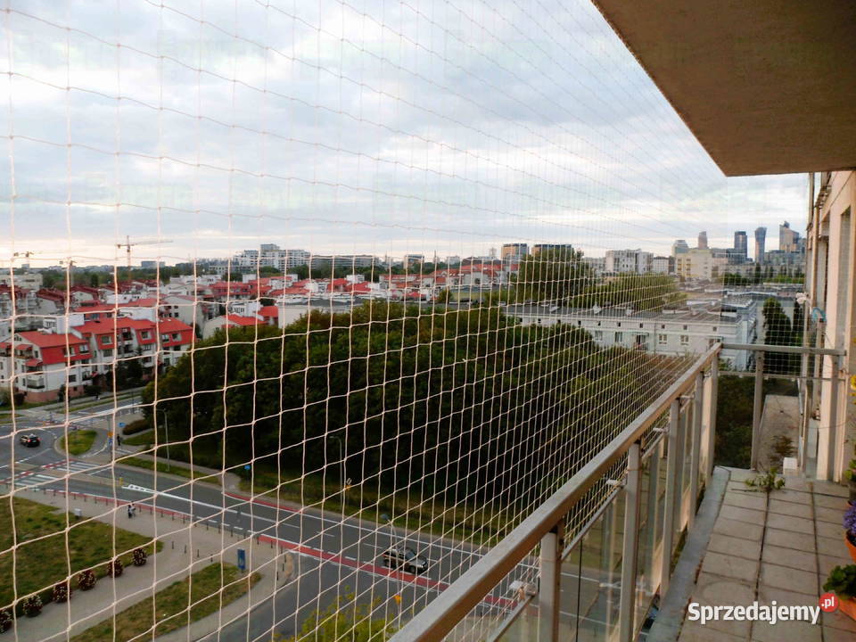 Montowanie siatek przed ptakami na balkon Warszawa
