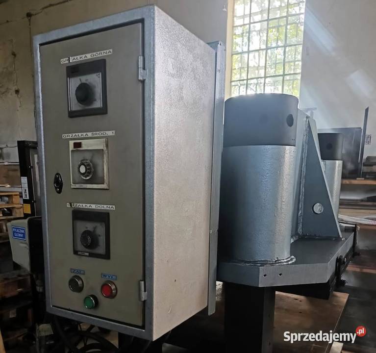 Prasa hydrauliczna 300 ton stoły 800 x 800mm Malbork