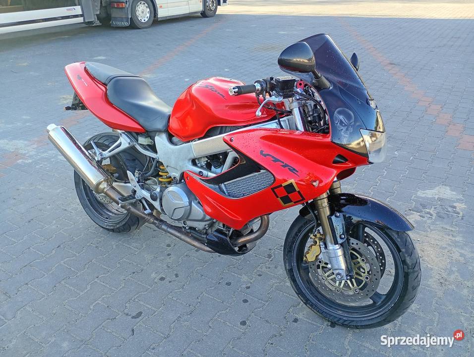 Honda VTR1000F benzyna Poniatowa