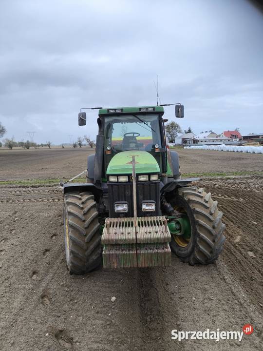 Ciągnik John Deere 8100