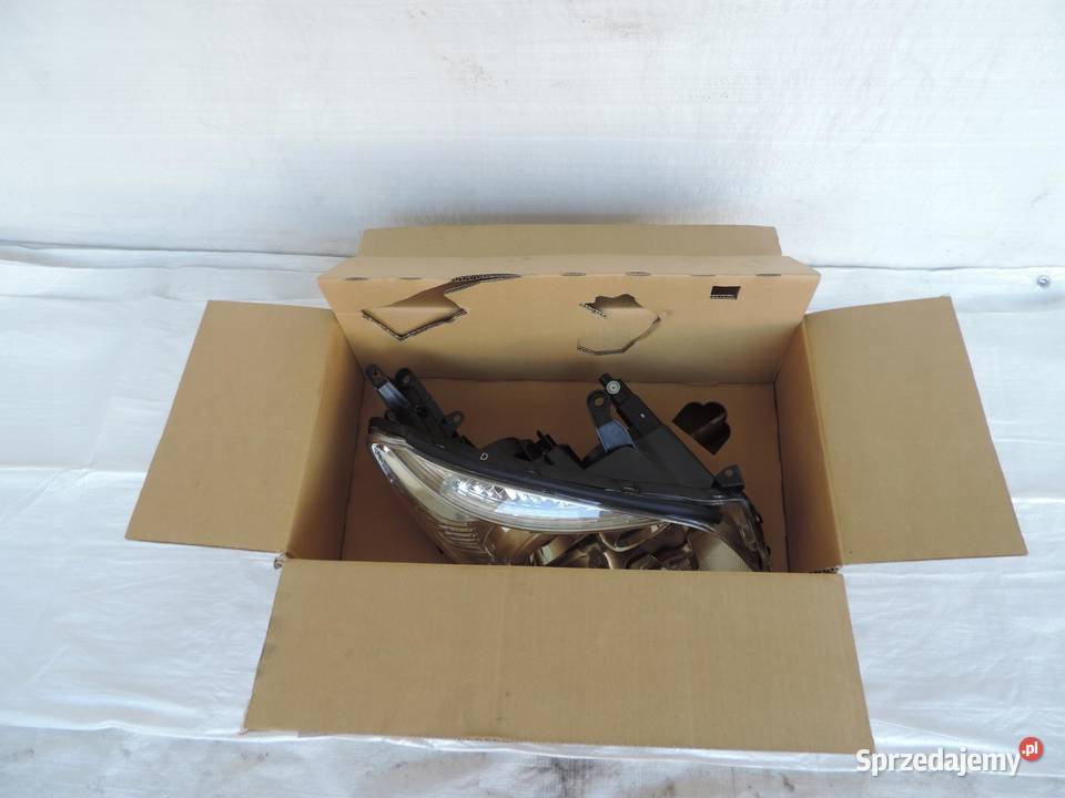 TOYOTA RAV4 RAV4 0508 LAMPA REFLEKTOR PRZÓD sprzedam