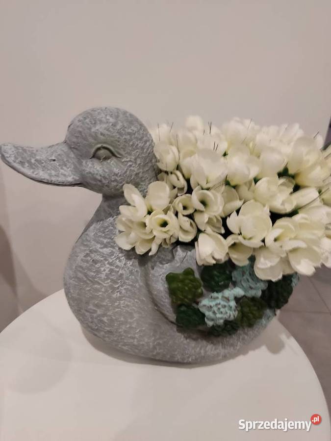 Donica betonowa w kształcie kaczki podkarpackie