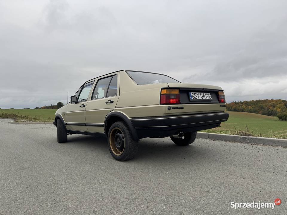 VW Jetta GL 1986 19 TD AAZ Zdrowa Blacha Brązowy nieuszkodzony Świecie