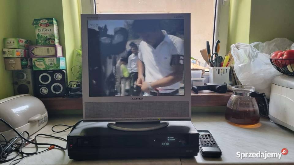 Magnetowid VHS Loewe OC 930H VPS HiFi Stereo z Warta sprzedam