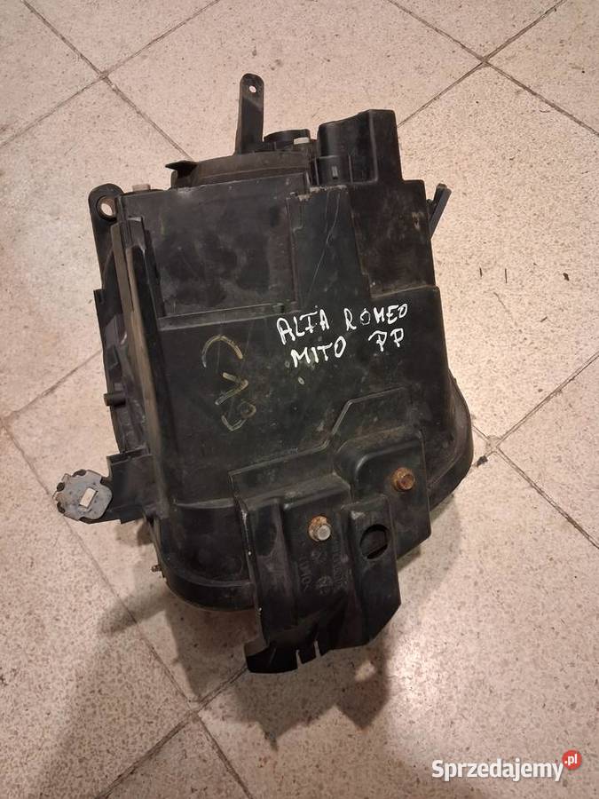 Alfa Romeo Mito lampa prawa przednia zwykla 0818 Stalowa Wola
