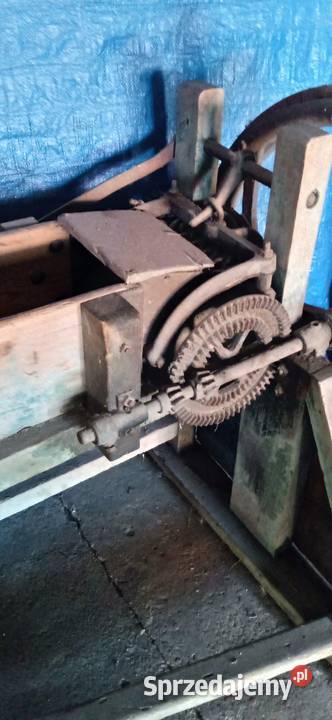 Stara zabytkowa sieczkarnia
