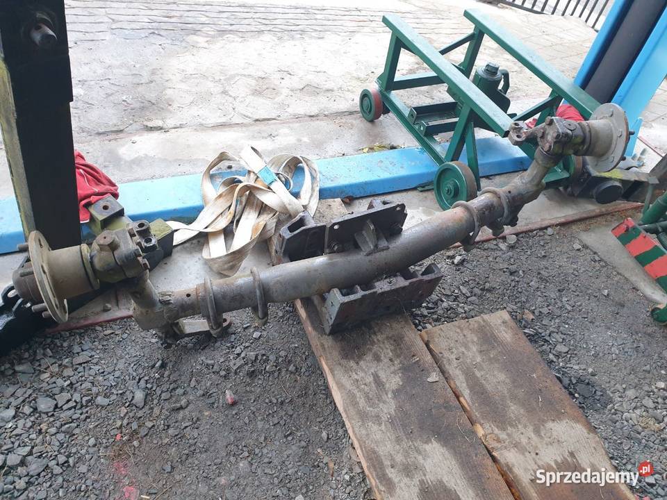 Oś przednia ze wspornikiem Ursus c360 Zetor 4011 Kamesznica