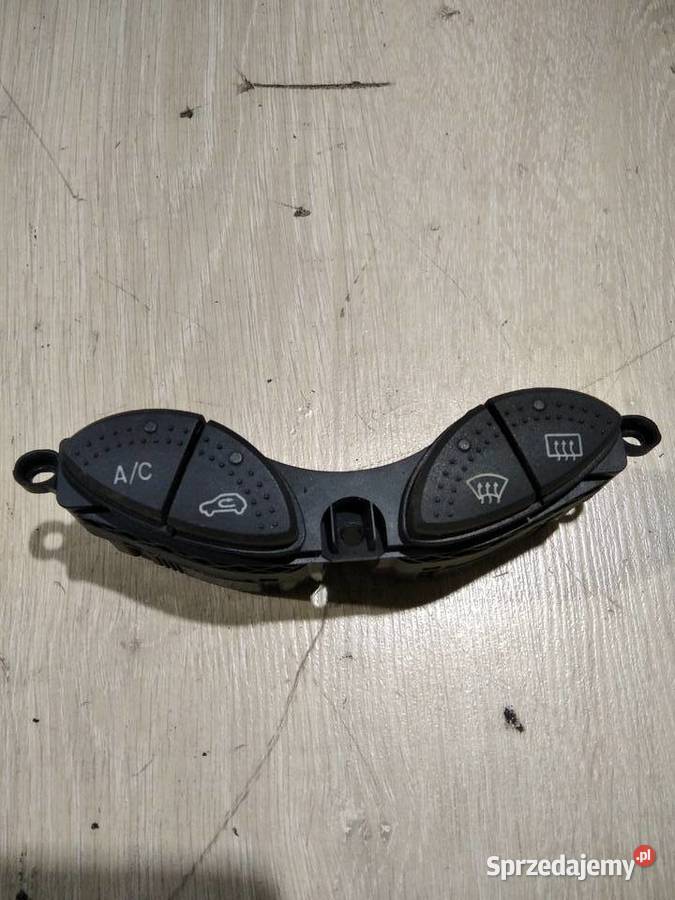 Włącznik klimatyzacji grzanie szyb Ford Focus