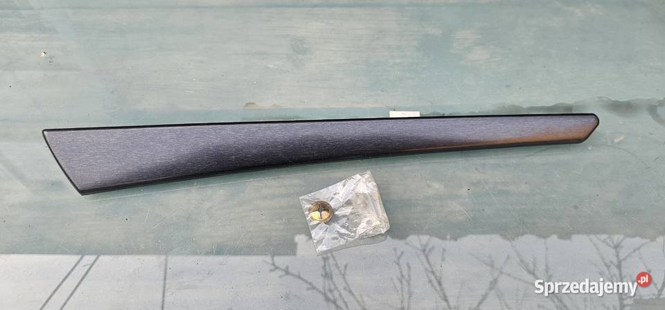 Listwa drzwi dekor prawy tył mercedes w202 Rok produkcji 1999 Zbąszyń