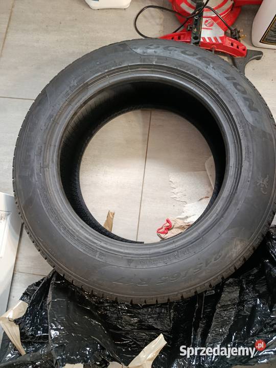 Opony zimowe Pirelli Scorpion Winter 215 65 Xl Roczyny sprzedam