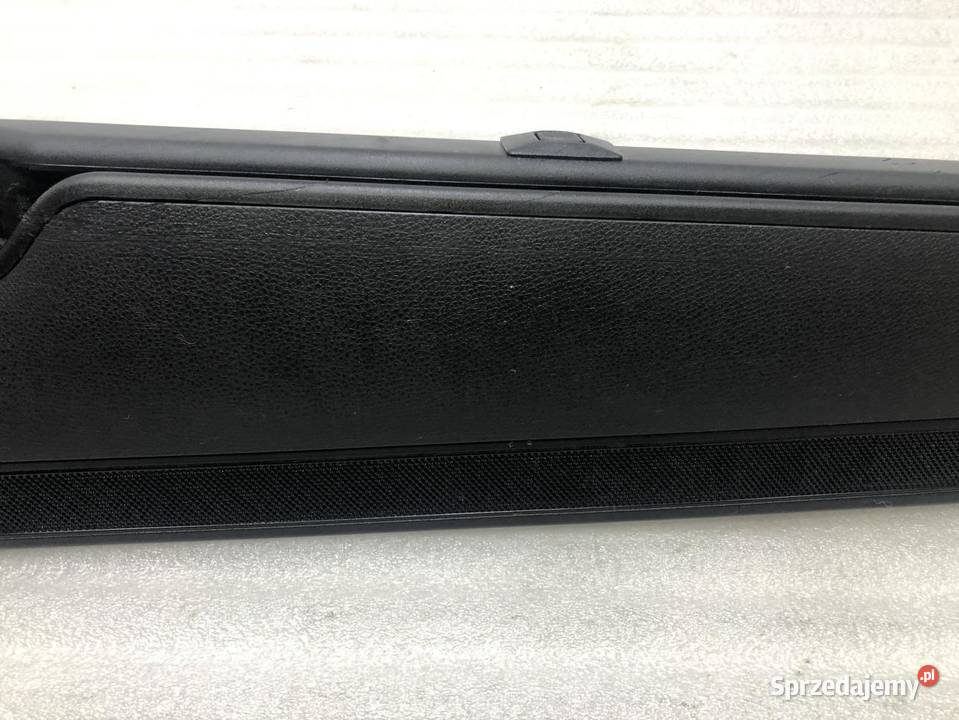 LISTWA BAGAŻNIKA LEWA MERCEDES W204 2048600124