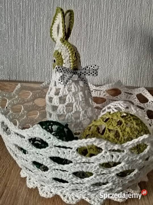 Kompozycja wielkanocna z zajączkiem i jajkami