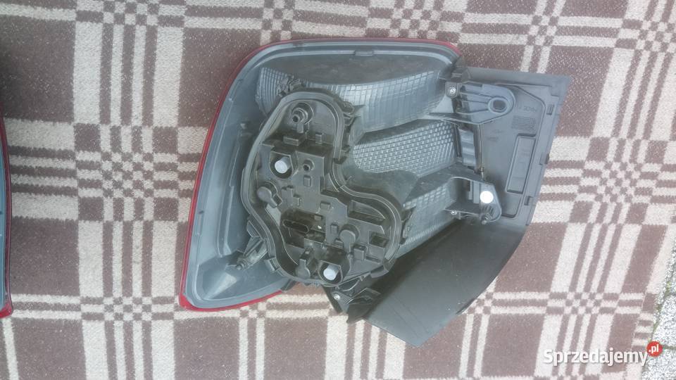 lampy tył bmw f2021