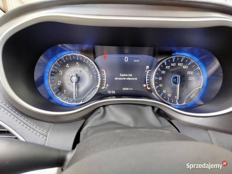 Chrysler pacyfica 2023 kanada automatyczna