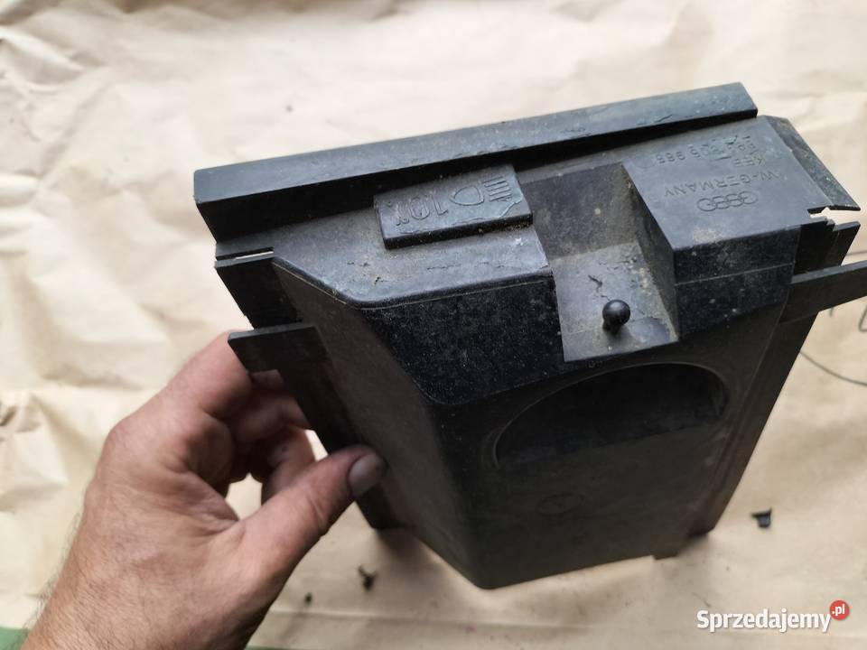 OSŁONA LAMPY PRZEDNIA PRAWA ŁAPACZ POWIETSZA osobowe lubelskie