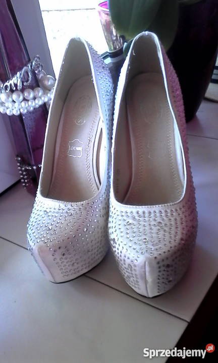 Suknia ślubna princessa biały Chełm sprzedam