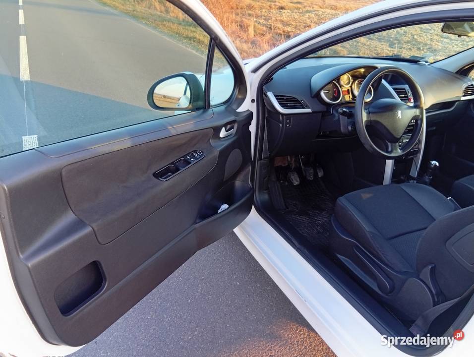 Peugeot 207 Rok produkcji 2011 Przedecz