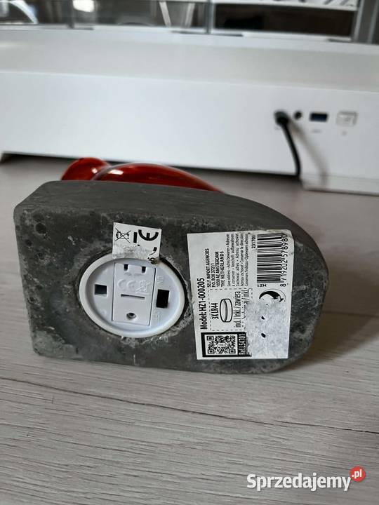 Szklany ptaszek dekoracyjny na betonowej lubelskie Radzyń Podlaski