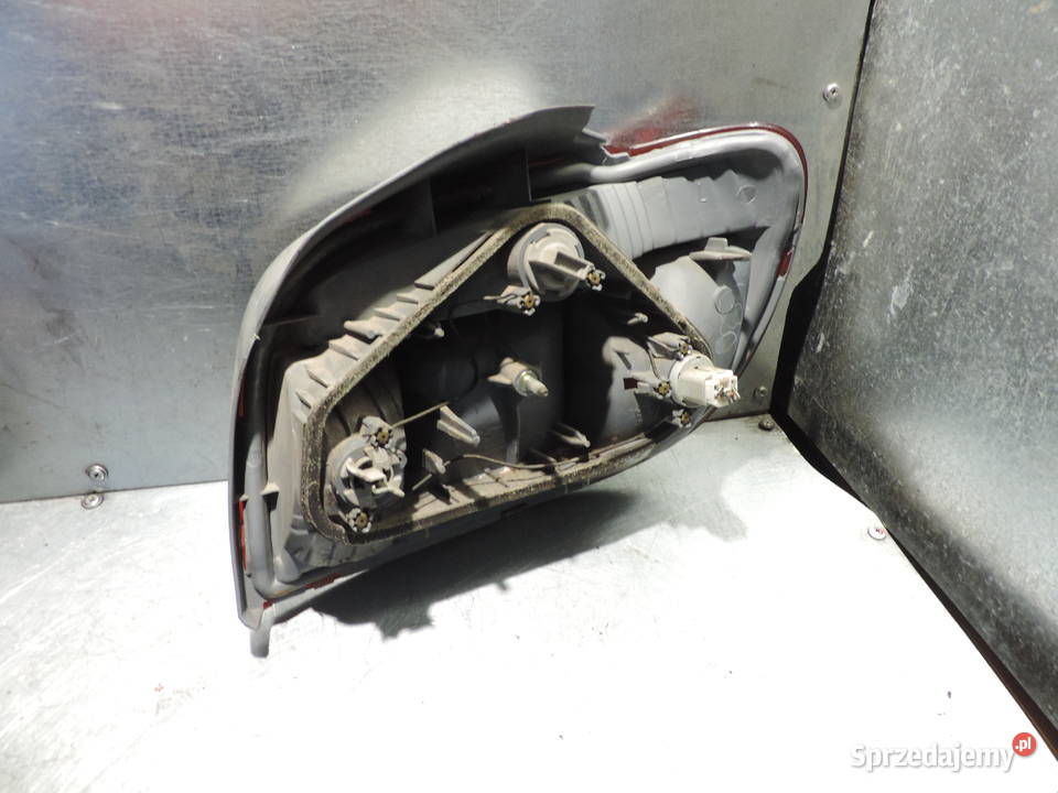 TOYOTA YARIS I LAMPA LEWY TYŁ Nowy Sącz