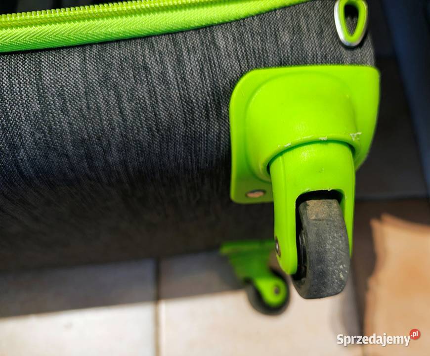 Duża materiałowa walizka podróżna 77x47x30 stan Łódź