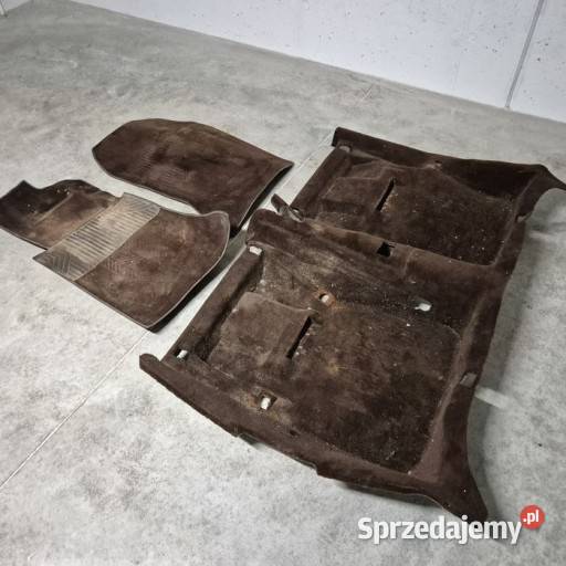 Mercedes w124 sedan brazowa wykładzina Koszalin