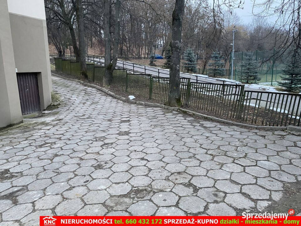 Garaż w budynku Kalinowszczyzna Lublin