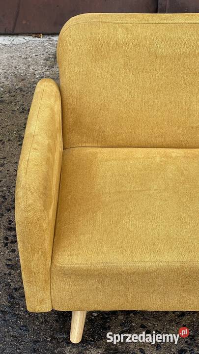 Mała sofa na zwężanych nogach design sprzedam