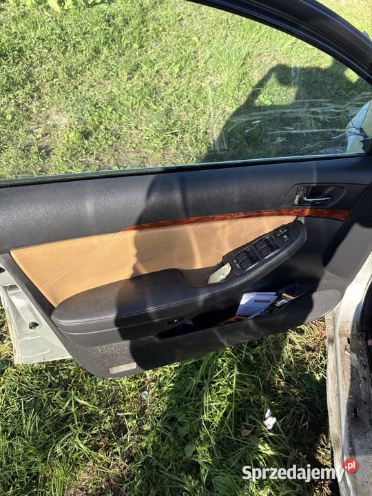 Wnętrze skórzane Toyota avensis t25 kombi Durąg