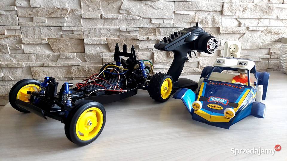 Samochód Rc ZESTAW Pilot baterie ładowarki Stan 3 lata+ Legionowo sprzedam
