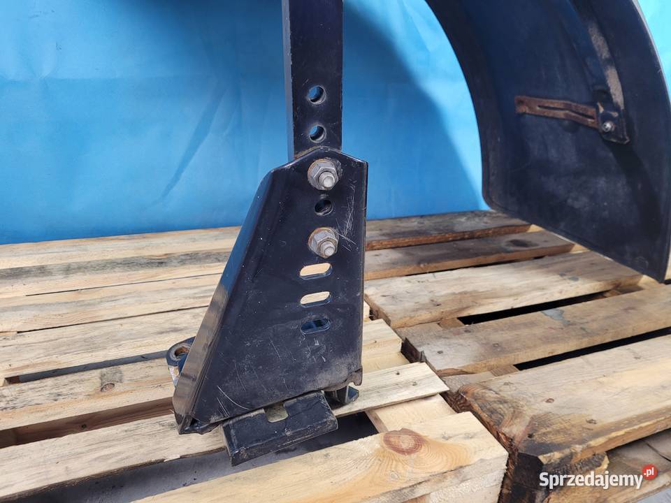 CASE IH PUMA 145 12r BŁOTNIK UCHWYT PRAWY Kolno