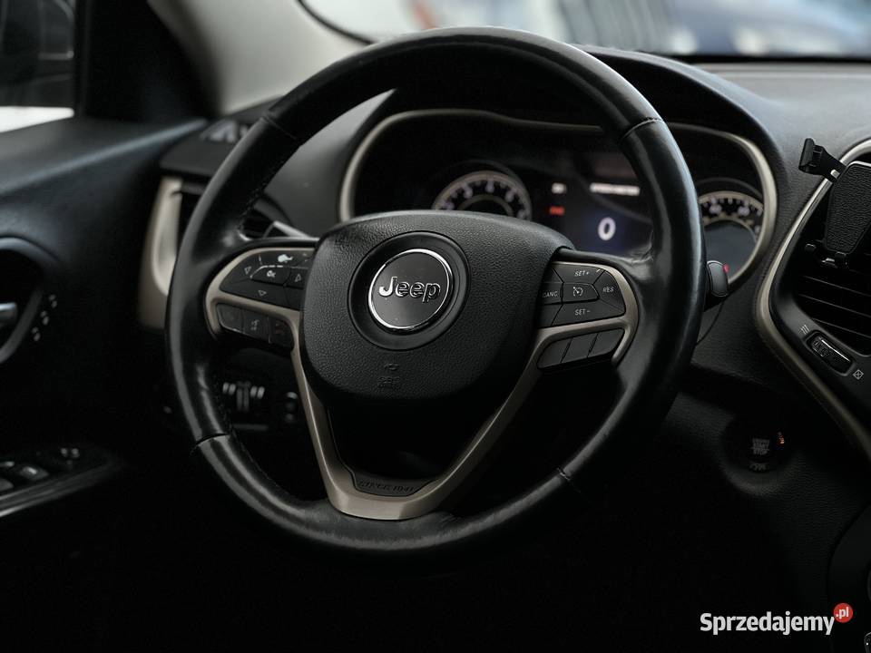 Jeep Cherokee 2015 skórzana tapicerka Cherokee Warszawa