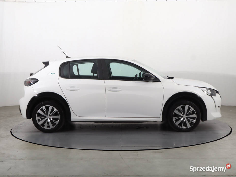 Peugeot e208 50 kWh nieuszkodzony Katowice
